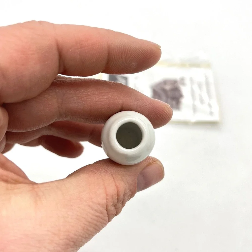 Mary's Miniatures Dollhouse White Ceramic Tapered Vase Accessory 1:12‎ Scale